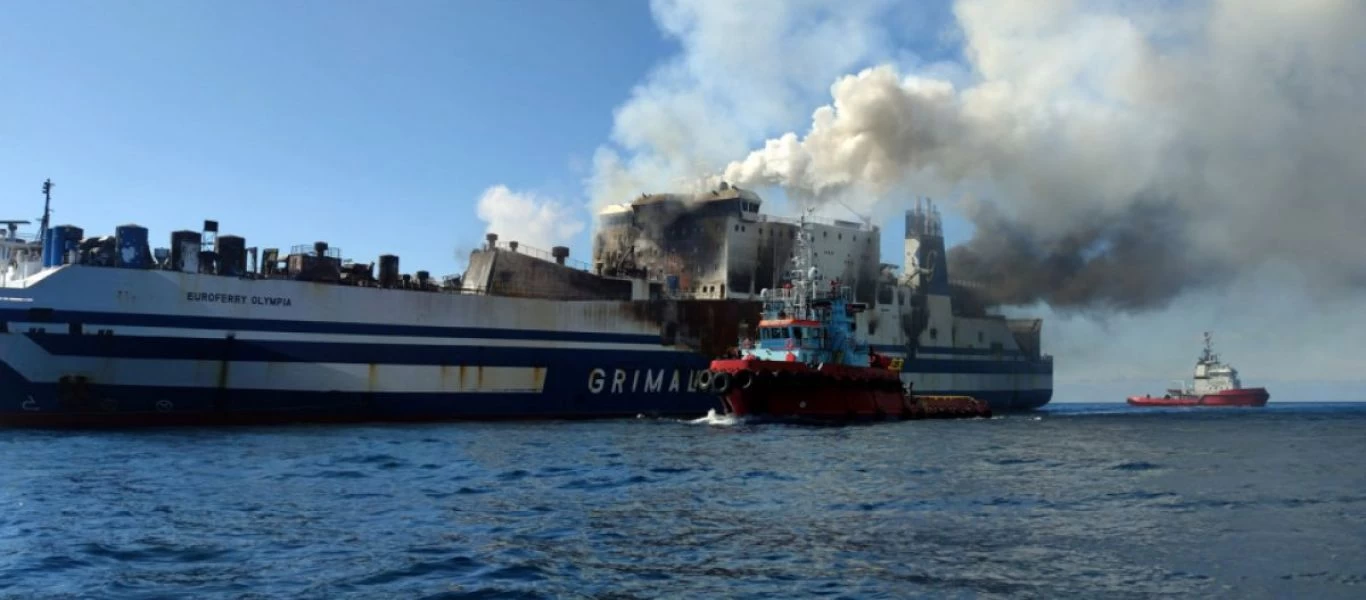 Φωτιά στο «Euroferry Olympia»: Σε εξέλιξη οι έρευνες για τους 3 αγνοούμενους οδηγούς - Κλειστός ακόμη ο καταπέλτης